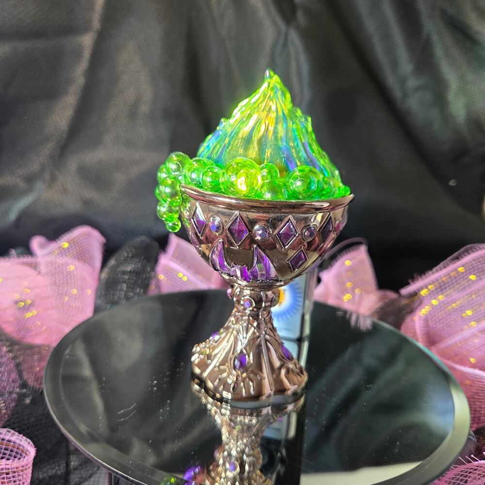 Bath & Body Works Cauldron Wallflower Plug